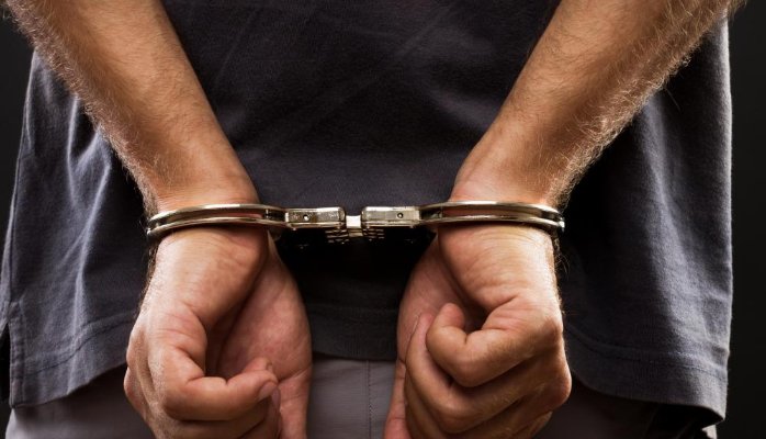 Drunk private bus driver who drove recklessly, arrested