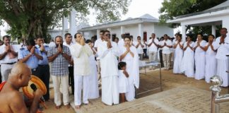 President unveils the statue of Minneriya Deity