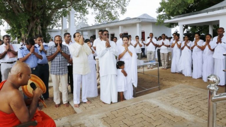 President unveils the statue of Minneriya Deity