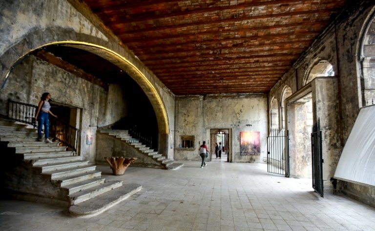 Golden-age glitterati return on canvas to old Lebanon hotel