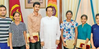 President with students who participating in the 12th Asia Pacific Conference on Tobacco