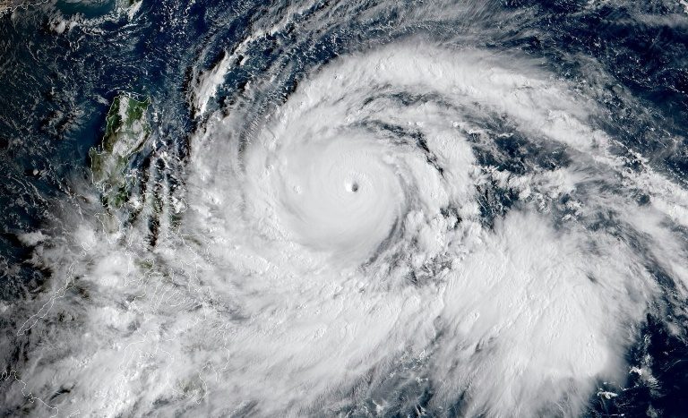 Urgent preparations as super typhoon closes in on Philippines