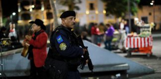 ‘Mariachi’ gunmen kill five in Mexico City tourist plaza