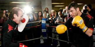 Calzaghe’s coach and father Enzo dies