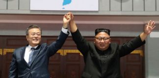 Two Koreas’ leaders in mountain show of unity