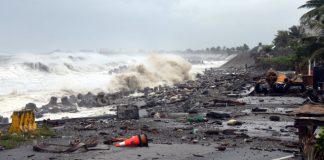 Typhoon Mangkhut barrels towards China as Philippines toll rises