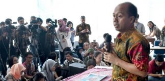 Dying of cancer, quake-hit Indonesia’s disaster spokesman battles on