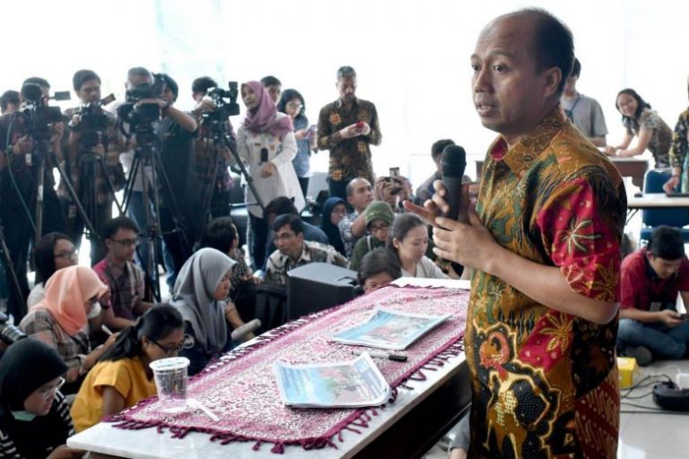 Dying of cancer, quake-hit Indonesia’s disaster spokesman battles on