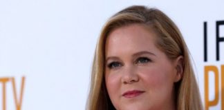 Amy Schumer announces pregnancy on Instagram