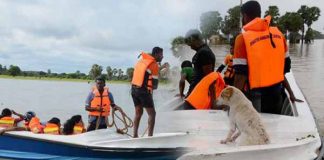 Navy continues to assist flood victims in the North