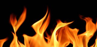 Fire breaks out at building in Maradana