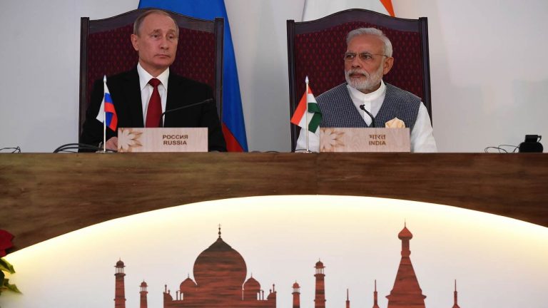 India signs $3 bn submarine deal with Russia: reports