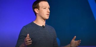 Zuckerberg sees Facebook future in private, small-scale messaging