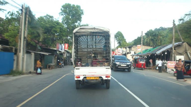 Traffic restricted to one lane on Negombo-Colombo road