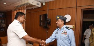 Pakistan defense delegation visits Navy HQ