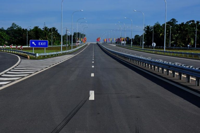 Expressway opened from Kottawa to Hambantota from today