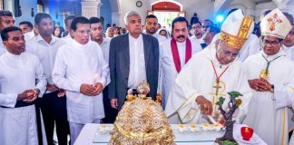 President, PM and Opposition Leader attend Sunday Mass