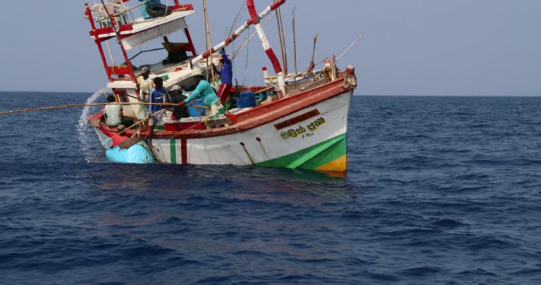 Stranded trawlers begin journey from Maldives