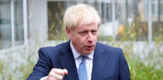 Johnson in Scotland as no-deal Brexit concerns grow