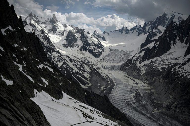 Shrinking glaciers and rockfalls point to climate change in Alps