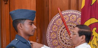 President confers Veerodhara Vibushana medals on two war heroes