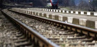 Train derails between Colombo Fort, Maradana railway stations