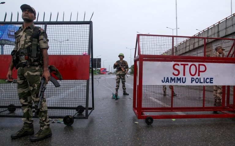 Over 500 detained as Indian Kashmir seethes under lockdown
