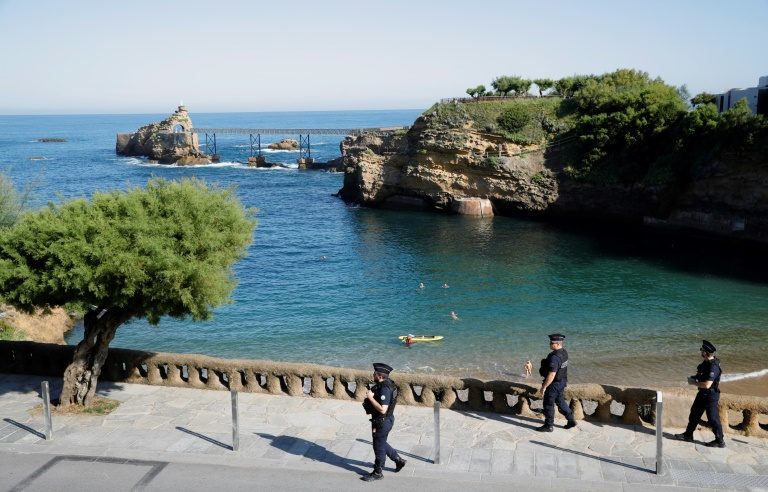 Yellow vests, anarchists put French police on G7 alert