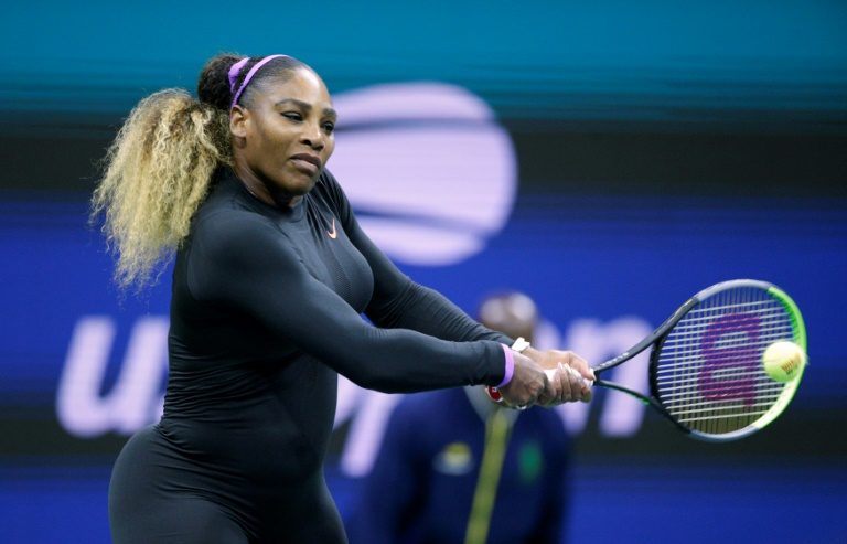 Serena routs Sharapova in US Open start, ‘rusty’ Federer wins