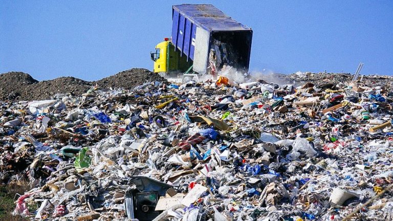 Rain affects disposal of Colombo garbage