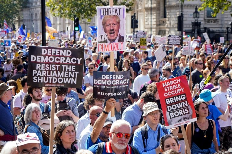 UK PM Johnson threatens Brexit purge in pivotal week