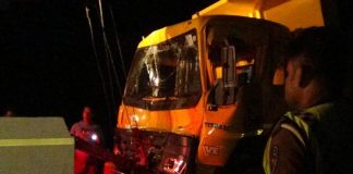 Trucks transporting garbage to Aruwakkalu collide