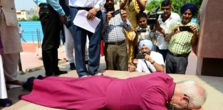 Archbishop of Canterbury prostrates over 1919 India massacre