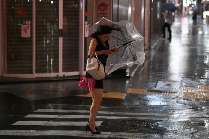 One Dead After Powerful Typhoon Hits Tokyo - Siyatha News - English