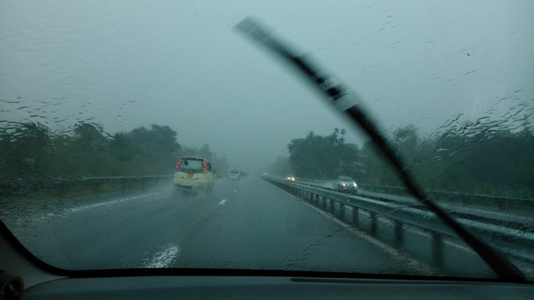 Use headlights on highways: RDA