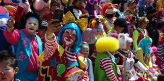 ‘Clowning around,’ clowns from around the world gather in Mexico City