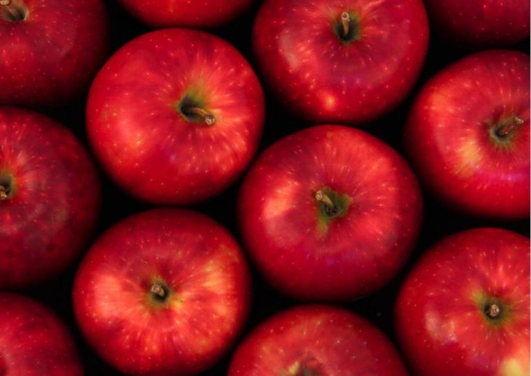 Apples not fit for consumption being sold