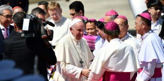 Pope lands in Thailand to kick off two-country Asian tour