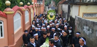 Vietnamese families bury first victims of UK truck tragedy