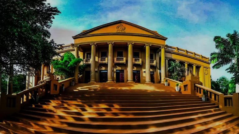 Discussions to contain the viral flu outbreak in Rajarata university