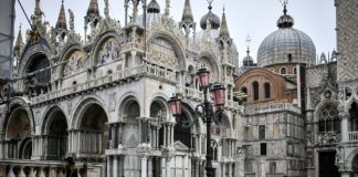 Climate change, corruption blamed for Venice flood devastation