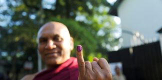 Rajapaksas eye comeback in tense Sri Lanka election