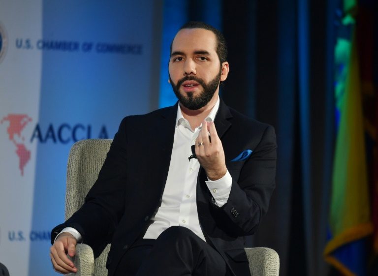 El Salvador expels Venezuela diplomats in challenge to Maduro