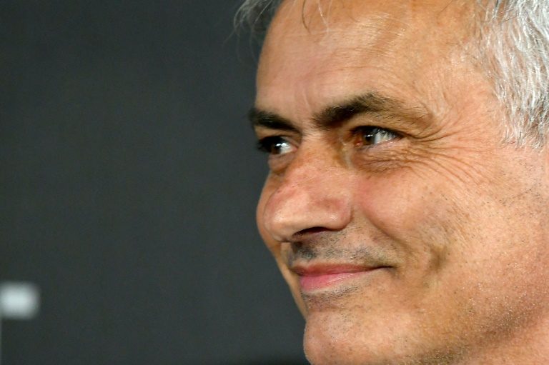 Mourinho seeks quick fix to win over Spurs doubters