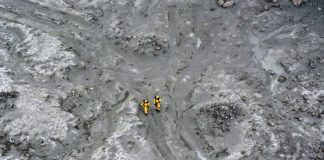 NZ troops complete daring volcano mission to retrieve bodies