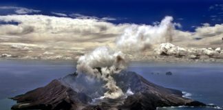 One critically injured as popular New Zealand volcano erupts