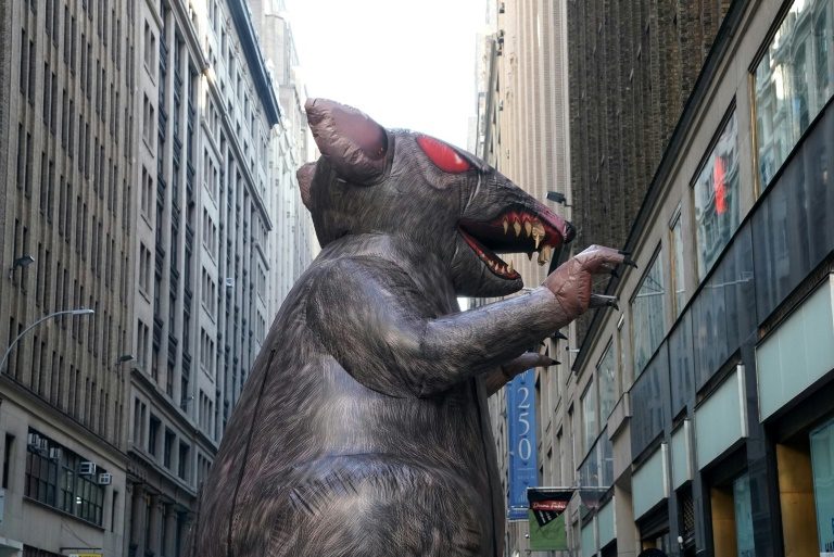 Ballooning dispute: America’s giant inflatable rats under attack
