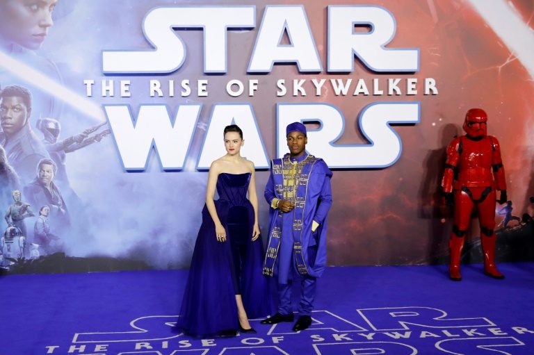 ‘Star Wars’ stays aloft to again top N.America box office