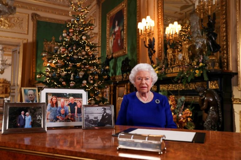 Queen admits ‘bumpy’ year in Christmas message