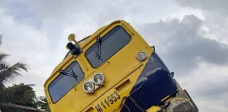 Train derailed in Maradana